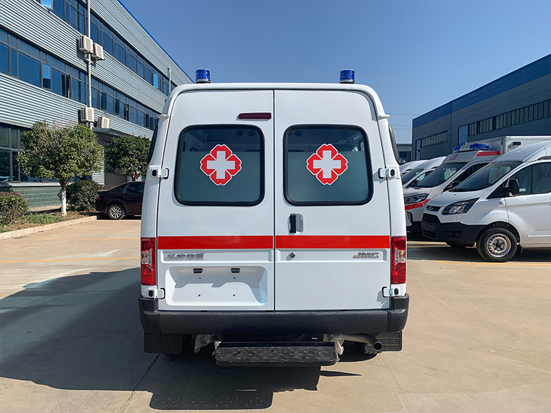江鈴特順救護車圖片5