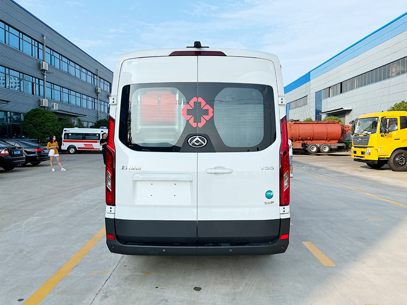 上汽大通V90救護(hù)車圖片4
