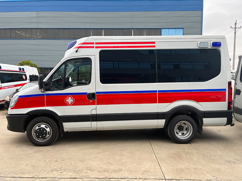 依維柯歐勝救護(hù)車(chē)圖片2